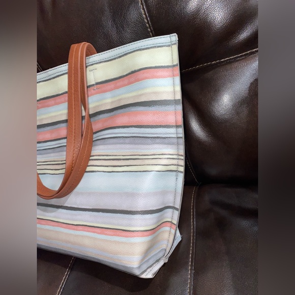 Elliot Lucca - Picture 5 of 7